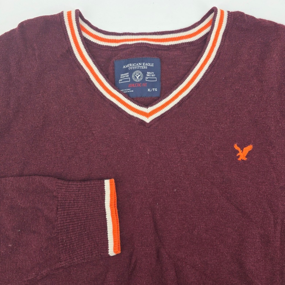 American Eagle Outfitters Burgundy Athletic Fit‎ V Neck Sweater Men XL